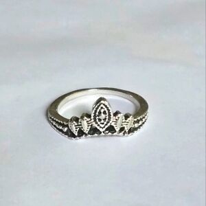 REGAL CROWN QUALITY TITANIUM ENGRAVED SILVER NEW SIZE 4 ACCENT RING